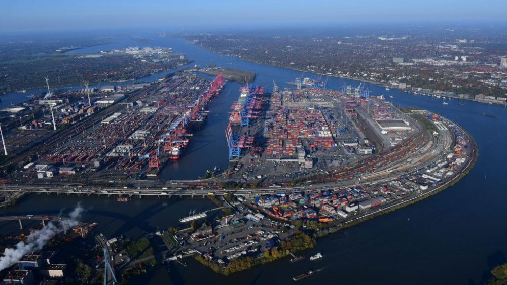 Lượng container của cảng Hamburg giảm sút vào năm 2022