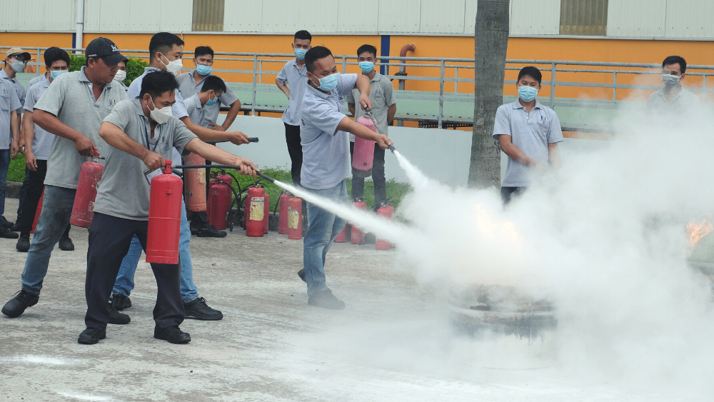 U&I Logistics Company trains fire prevention and fighting skills