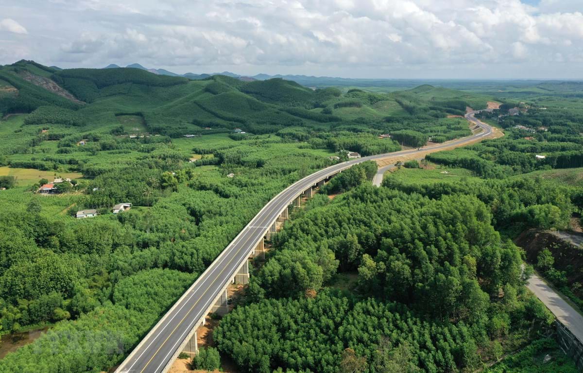 Cao tốc Bắc - Nam phía Đông góp phần phát triển vận tải hàng hóa nội địa 
