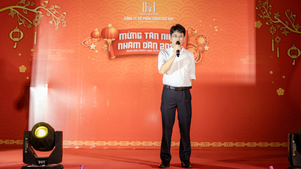 Tổng giám đốc Nguyễn Xuân Phúc khen ngợi thành tích đạt được trong 2022