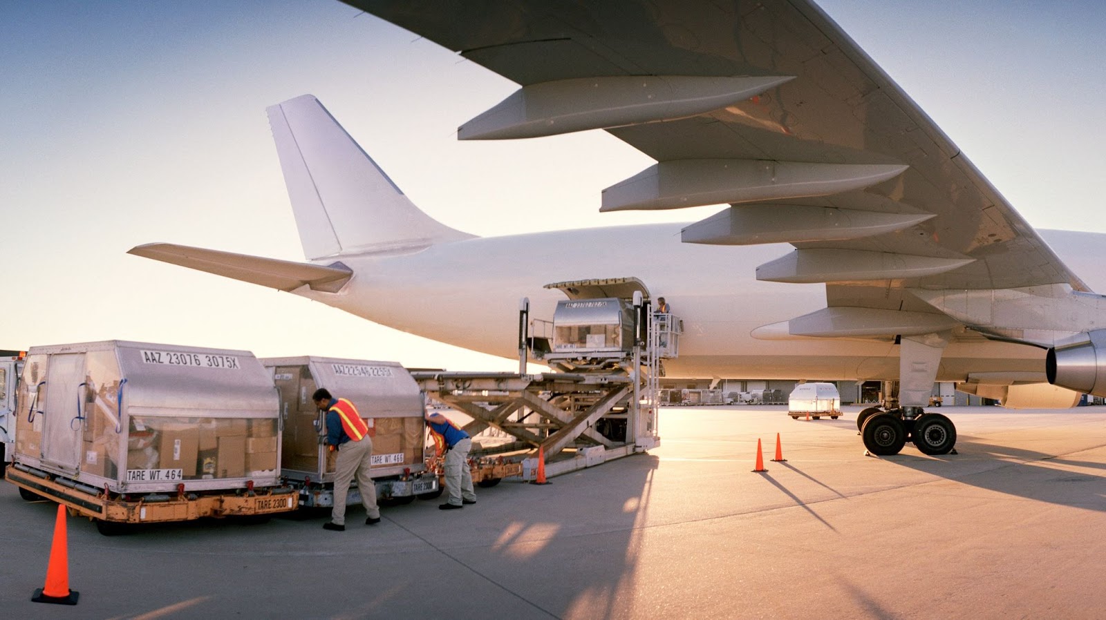 Vận chuyển máy móc bằng đường hàng không