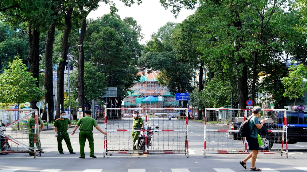 Enterprises encounter huge challenges due to prolonged on-site housing